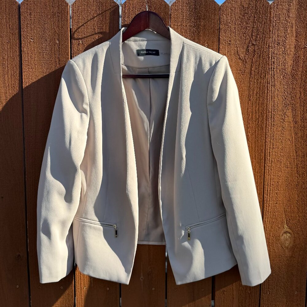 Ivanka Trump Open Front Light Tan Blazer Size 16